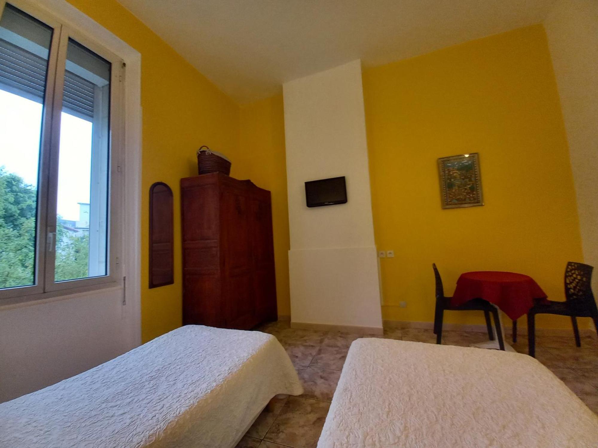 מונפלייה Hotel Acapulco מראה חיצוני תמונה